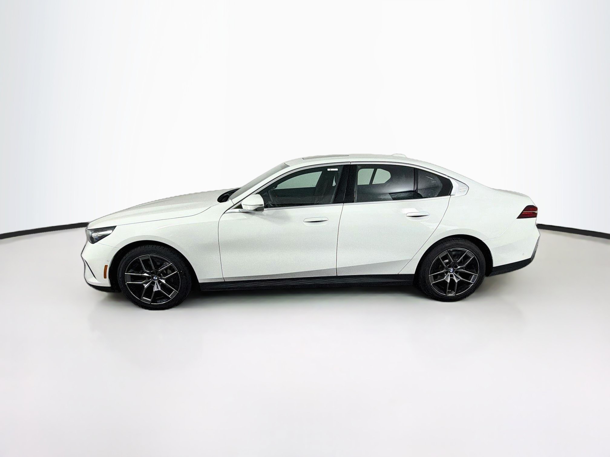 Used 2026 BMW 530i RWD image 4