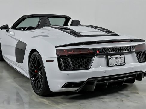 Used 2018 Audi R8 V10 plus image 10