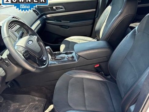 Used 2018 Ford Explorer XLT w/ Equipment Group 202A AWD/4WD image 12