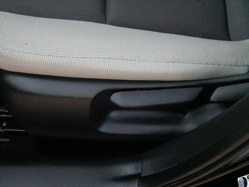 Used 2025 Toyota Corolla LE w/ LE Premium Package FWD image 20