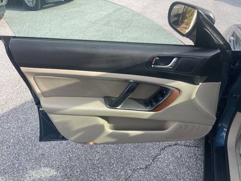 Used 2006 Subaru Outback 2.5i w/ Popular Equipment Group 2B image 20