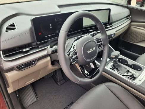 New 2026 Kia Carnival EX FWD image 9
