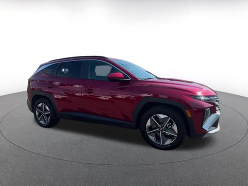 Used 2025 Hyundai Tucson SEL FWD image 2