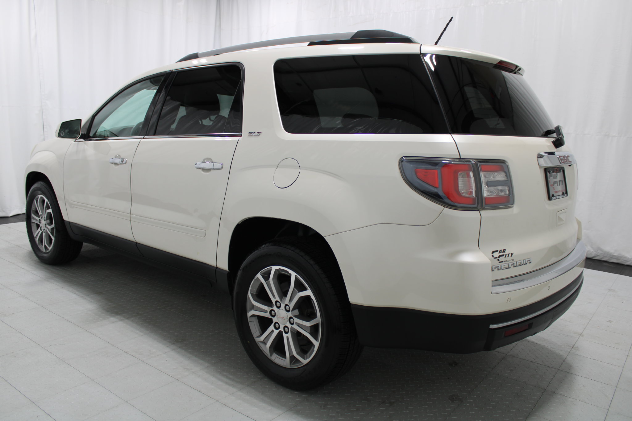 Used 2015 GMC Acadia SLT FWD image 8