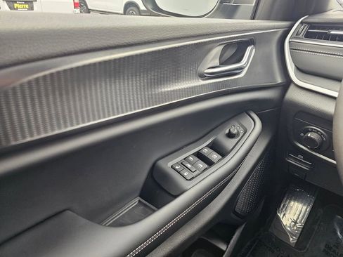 New 2025 Jeep Grand Cherokee Laredo X w/ Luxury Tech Group I image 28