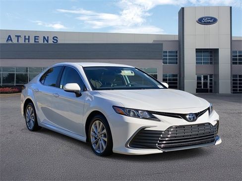 Used 2023 Toyota Camry LE image 1