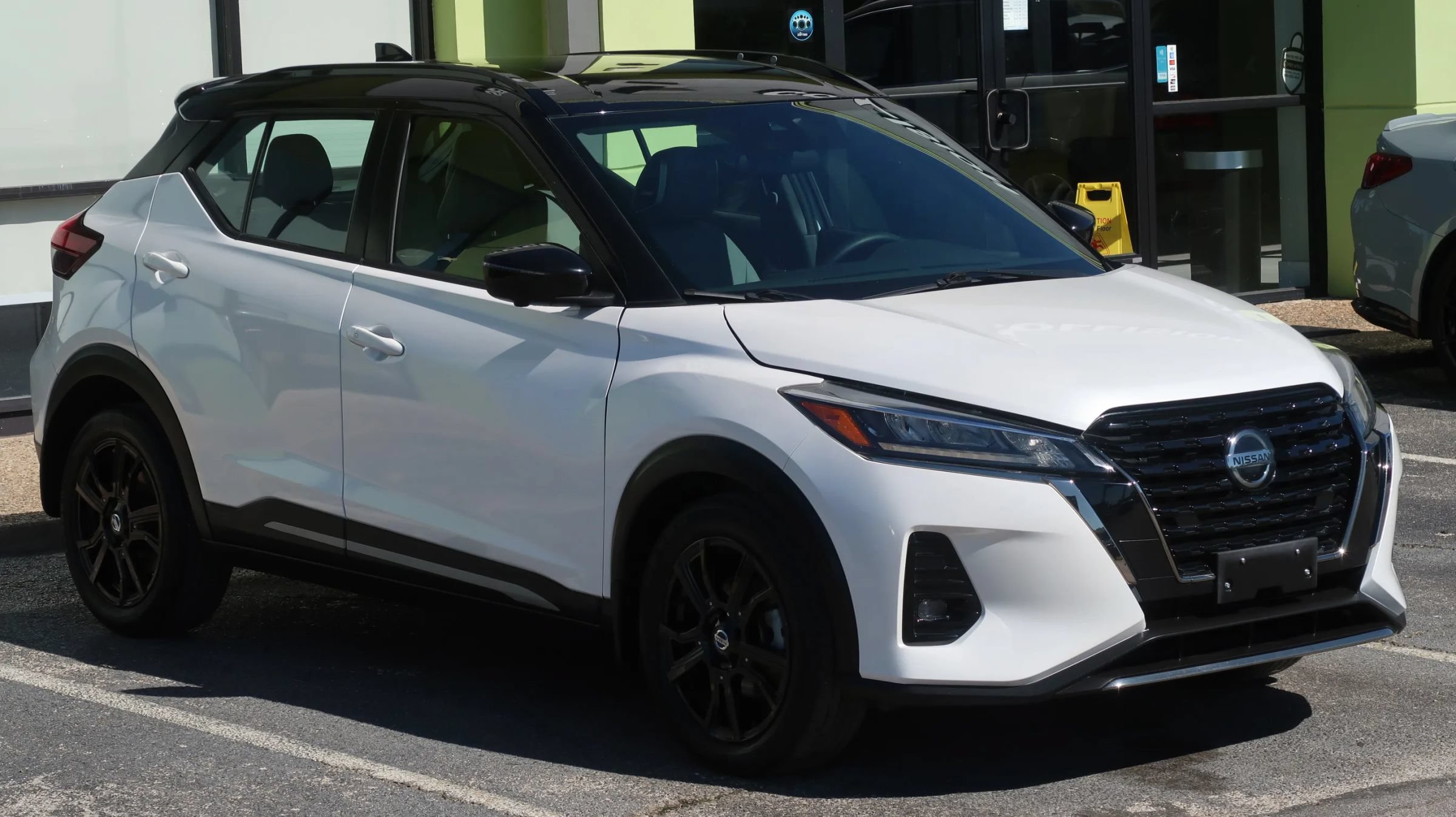 Used 2021 Nissan Kicks SR w/ SR Premium Package FWD image 5