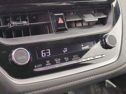 Used 2023 Toyota Corolla SE image 19