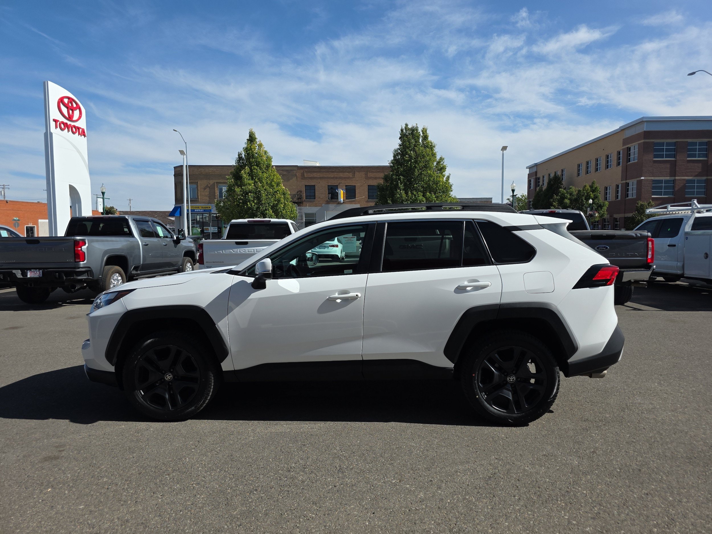 Used 2024 Toyota RAV4 Adventure AWD/4WD image 5