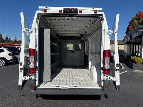 Used 2016 RAM ProMaster 2500 w/ Premium Appearance Group image 7