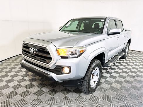 Used 2016 Toyota Tacoma SR5 w/ Towing Package RWD image 7