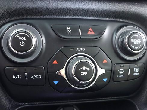 Used 2016 Dodge Dart Limited w/ Technology Group image 22