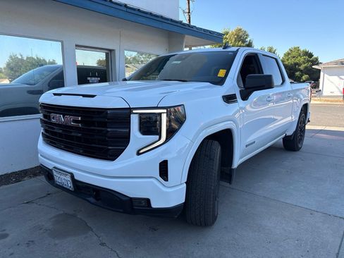 Used 2022 GMC Sierra 1500 Elevation AWD/4WD image 2