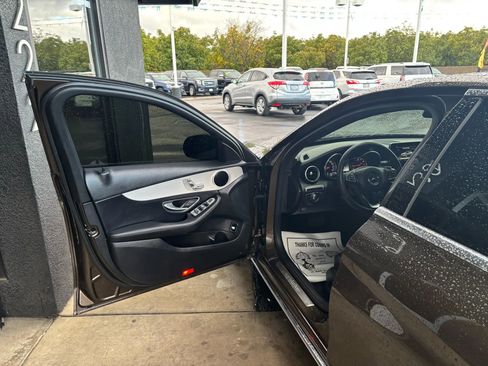 Used 2018 Mercedes-Benz C 300 Sedan image 8