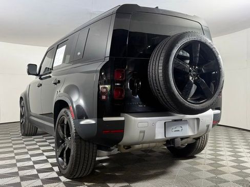 Used 2020 Land Rover Defender 110 SE image 4