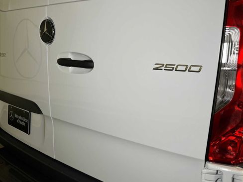 Used 2026 Mercedes-Benz Sprinter 2500 image 16