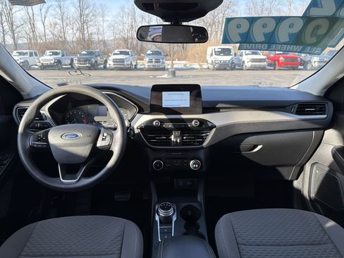 Used 2022 Ford Escape SE image 17