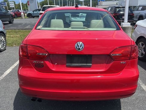 Used 2013 Volkswagen Jetta TDI FWD image 3
