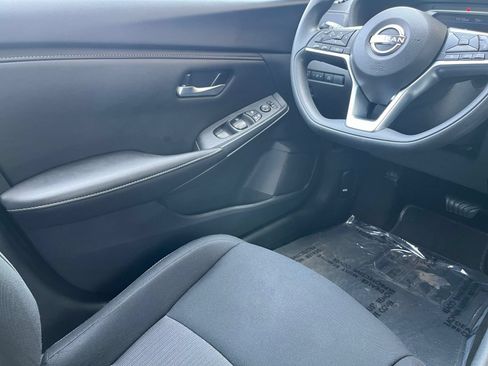 Used 2025 Nissan Sentra SV FWD image 39