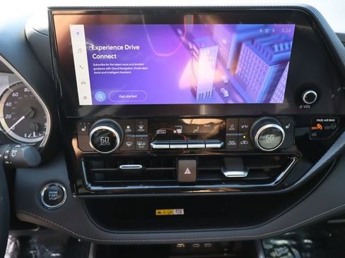 Used 2023 Toyota Highlander XSE FWD image 35