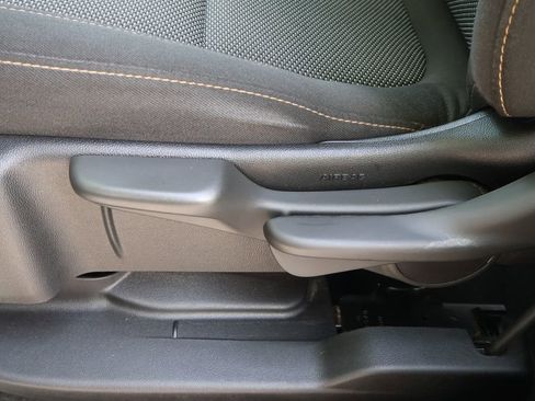 Used 2018 Chevrolet Traverse LS FWD image 33