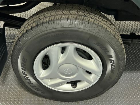 Used 2004 Toyota Tundra image 17