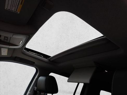 Used 2015 Chevrolet Suburban LT AWD/4WD image 16