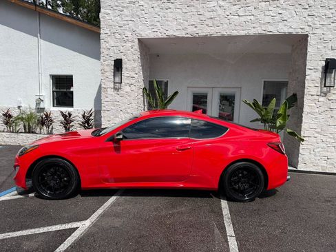 Used 2016 Hyundai Genesis 3.8 RWD image 2