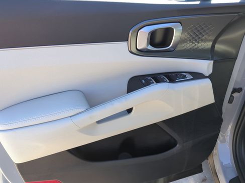 New 2026 Kia Sorento S FWD image 17