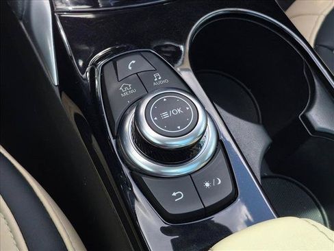 Used 2019 INFINITI QX30 FWD image 15