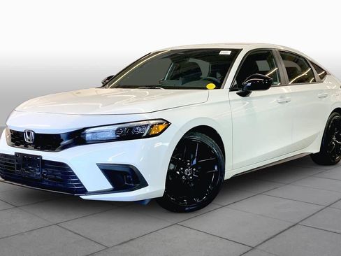 Used 2024 Honda Civic Sport image 2
