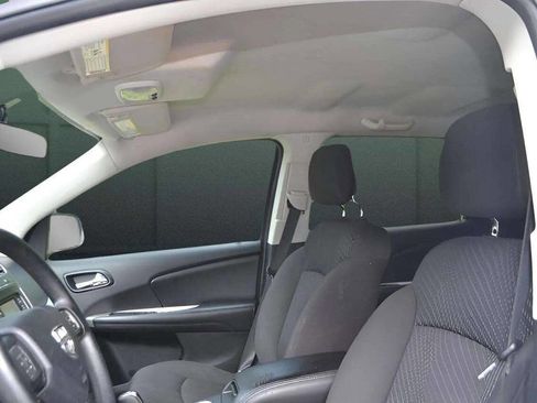 Used 2018 Dodge Journey SE image 13
