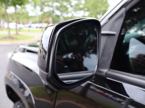 Used 2020 Toyota Tacoma SR5 w/ SR5 Appearance Package (SM) RWD image 15