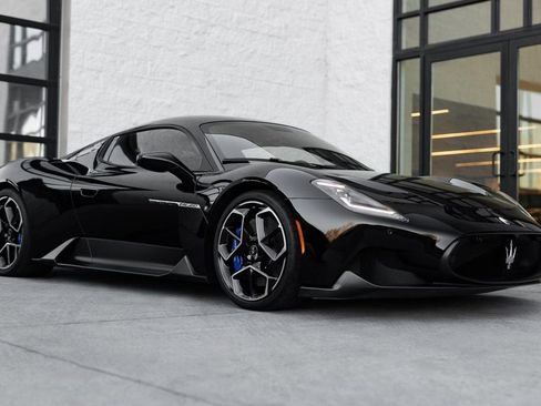 Used 2022 Maserati MC20 Coupe image 1