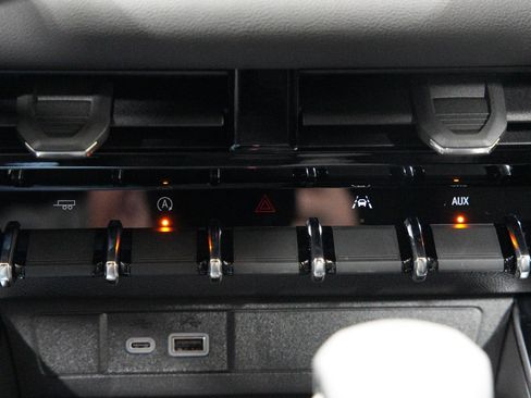 New 2025 GMC Canyon Elevation image 36