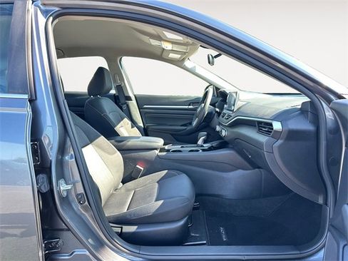 Used 2021 Nissan Altima 2.5 SV image 15