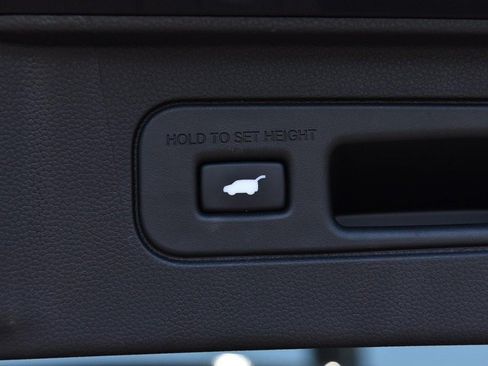 Certified 2025 Honda Pilot Touring image 30