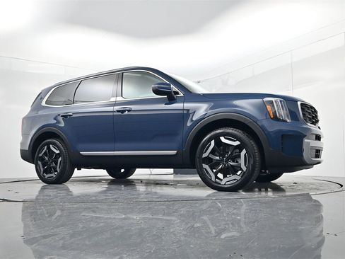 New 2025 Kia Telluride S image 34