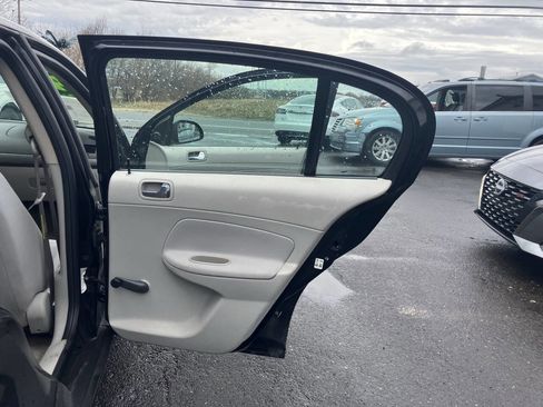 Used 2006 Chevrolet Cobalt LS image 16