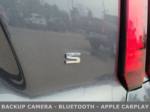 Used 2021 Kia Sorento S image 8