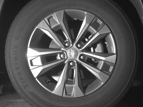 Used 2025 Chevrolet Equinox LT FWD image 13
