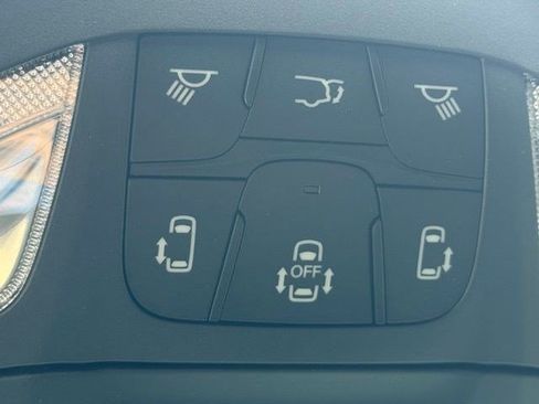 New 2027 Chrysler Pacifica Limited FWD image 27