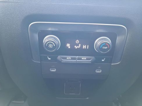 Used 2024 Chevrolet Tahoe High Country image 13