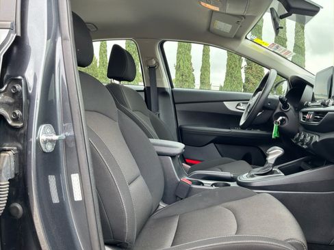 Used 2023 Kia Forte LXS FWD image 19