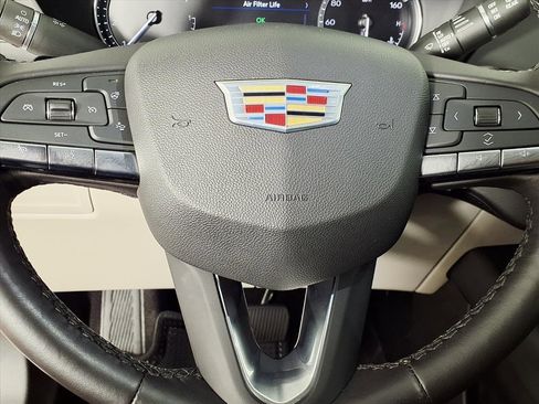 Certified 2023 Cadillac XT4 Premium Luxury w/ Enhanced Visibility Package image 11