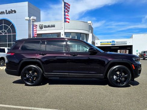 Certified 2023 Jeep Grand Cherokee L Limited w/ Luxury Tech Group II image 7