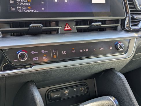 Used 2024 Kia Sportage EX image 20