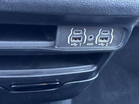 Used 2024 Chrysler Pacifica Touring-L w/ S Appearance Package image 39