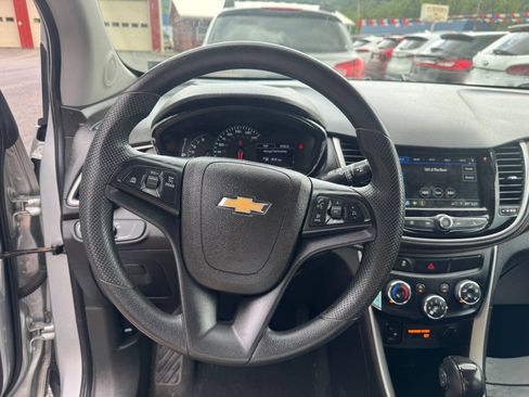 Used 2019 Chevrolet Trax LS w/ Tint and Cruise Package AWD/4WD image 17