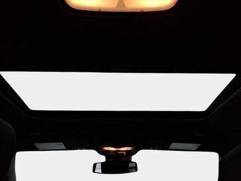 Used 2024 GMC Canyon Elevation w/ Convenience Package image 11